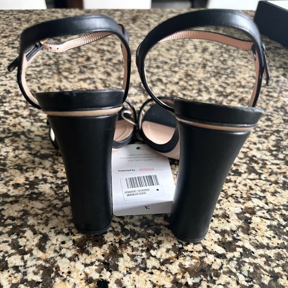 Authentic Gucci shoes - Picture 2 of 5